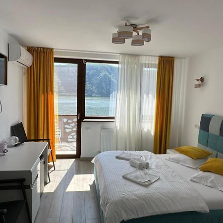 Bliss Dubova Bed & Breakfast Bagian luar foto