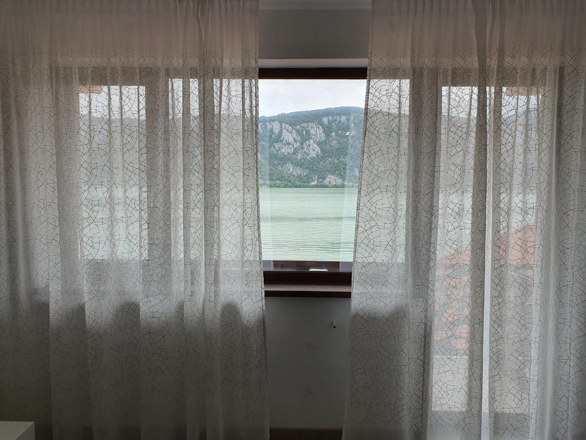 Bliss Dubova Bed & Breakfast Bagian luar foto