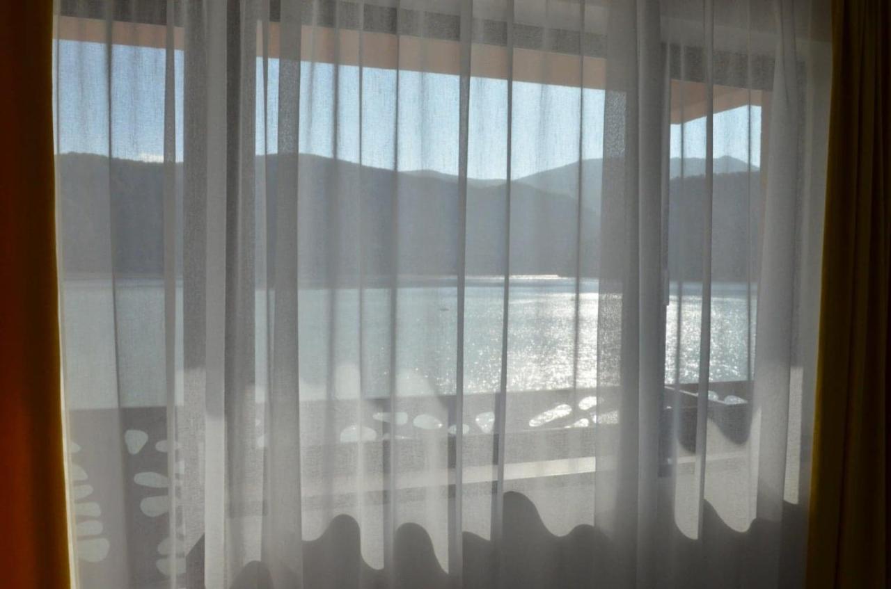 Bliss Dubova Bed & Breakfast Bagian luar foto