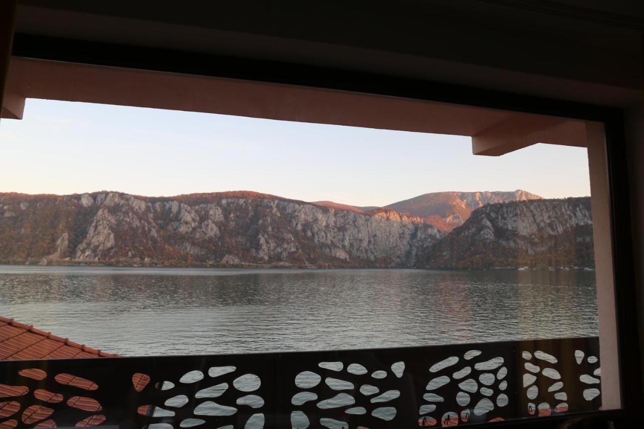 Bliss Dubova Bed & Breakfast Bagian luar foto