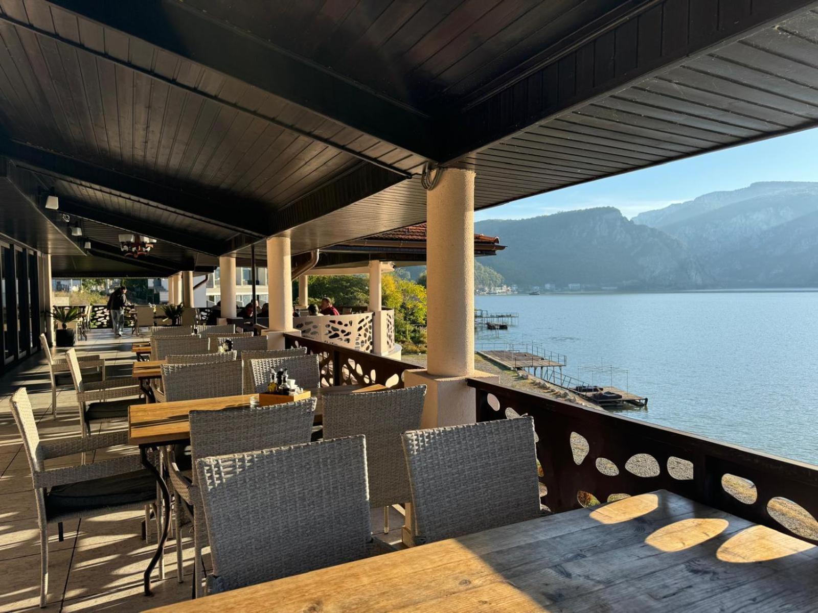 Bliss Dubova Bed & Breakfast Bagian luar foto
