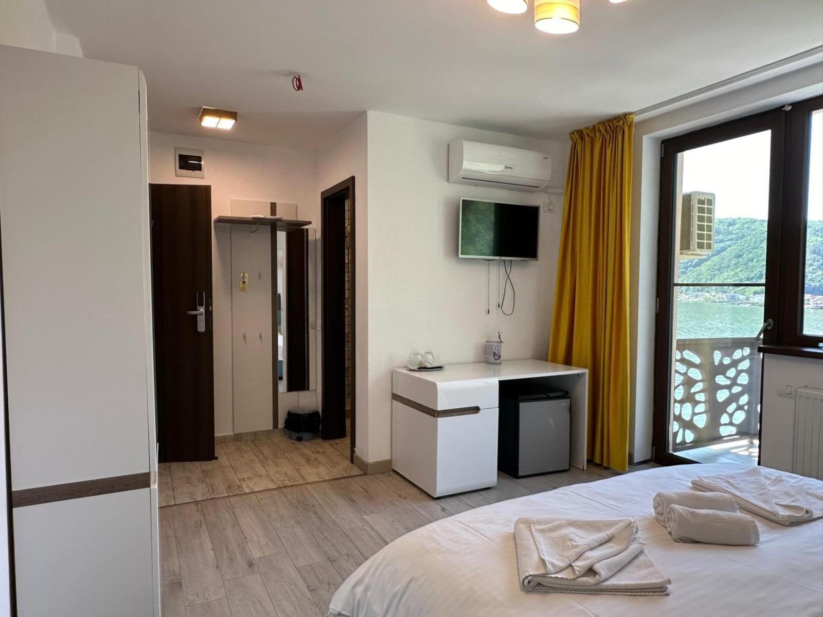 Bliss Dubova Bed & Breakfast Bagian luar foto