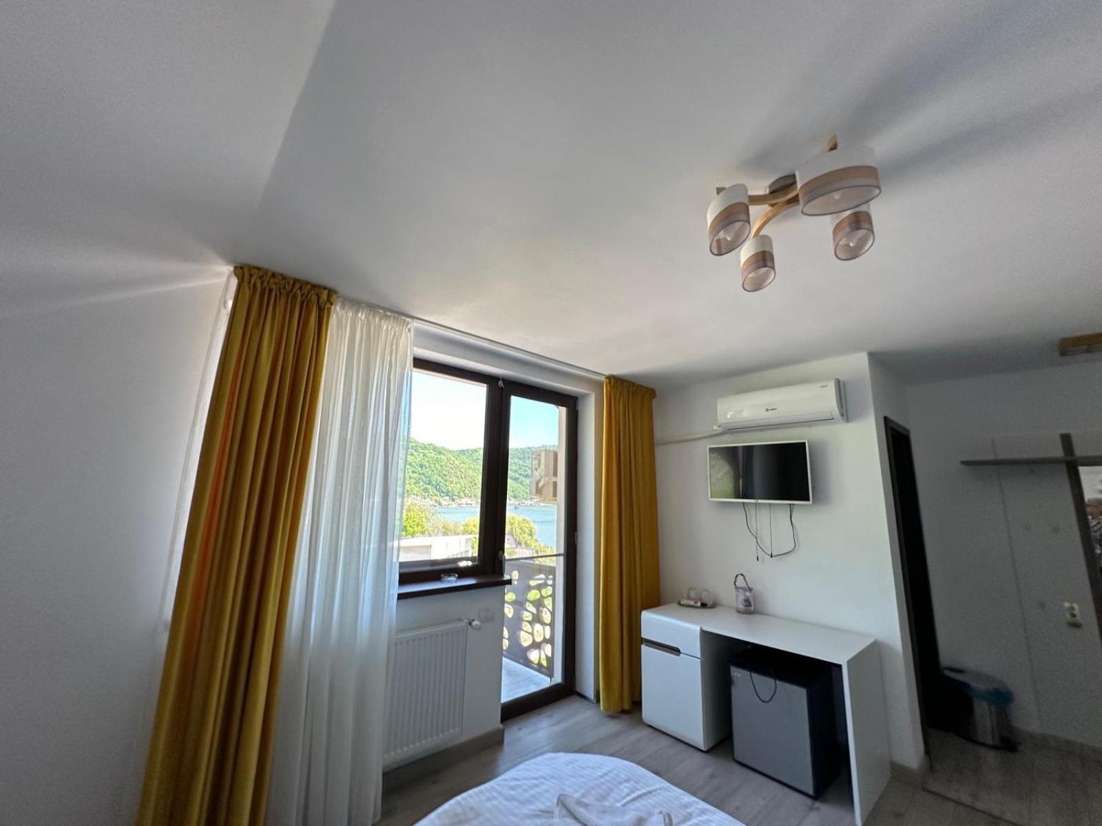 Bliss Dubova Bed & Breakfast Bagian luar foto