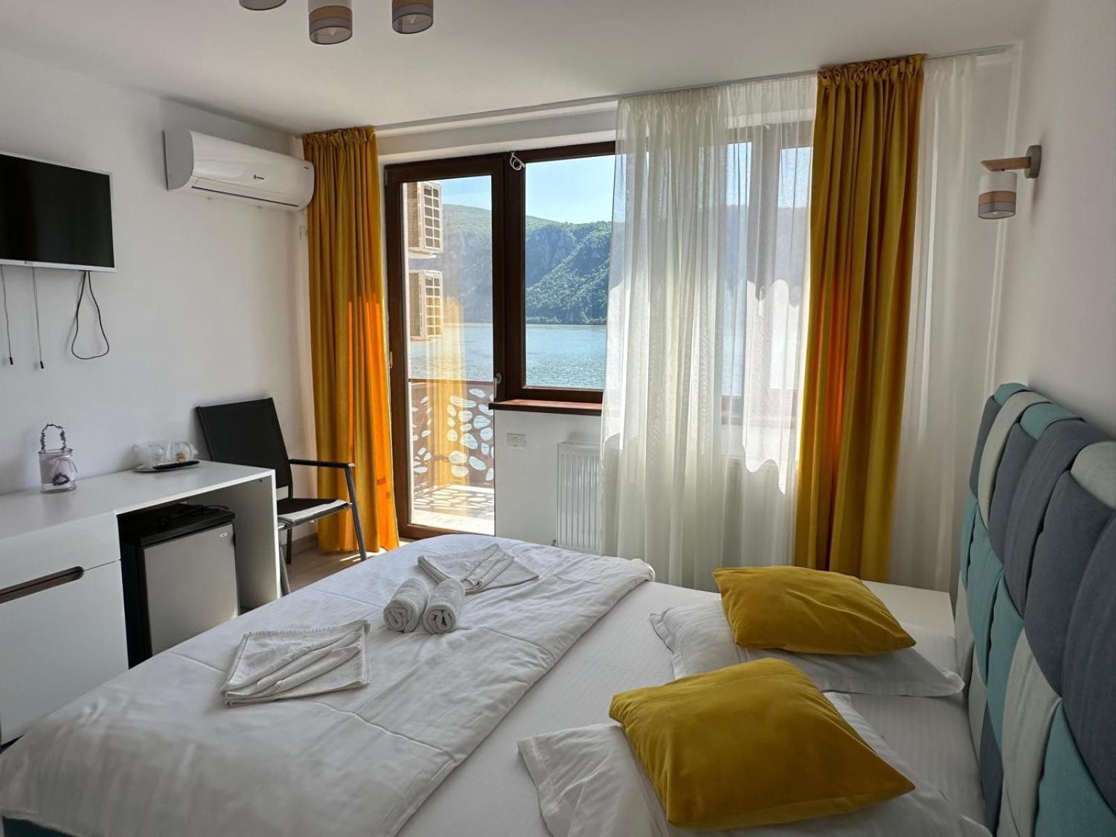 Bliss Dubova Bed & Breakfast Bagian luar foto