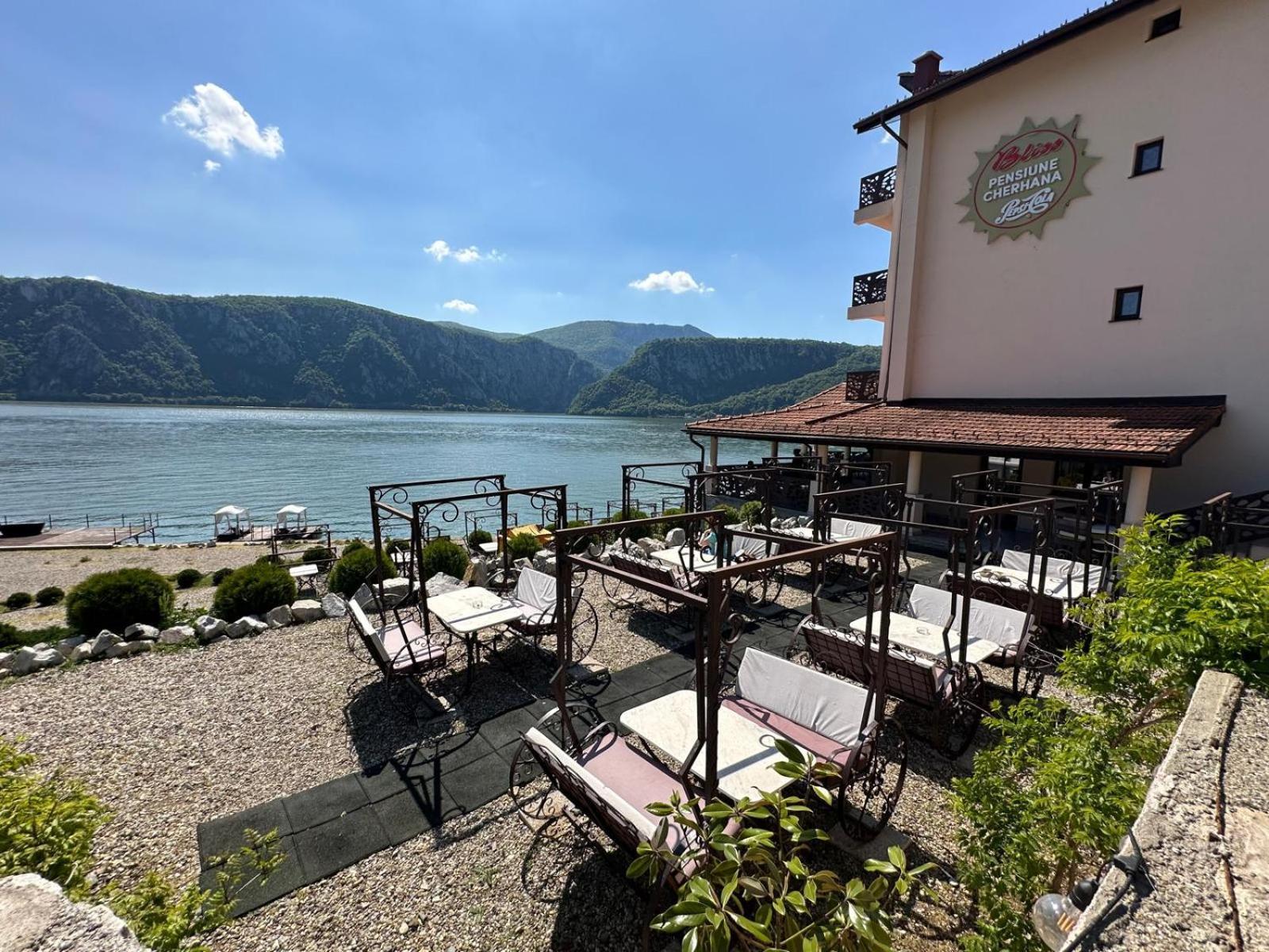 Bliss Dubova Bed & Breakfast Bagian luar foto