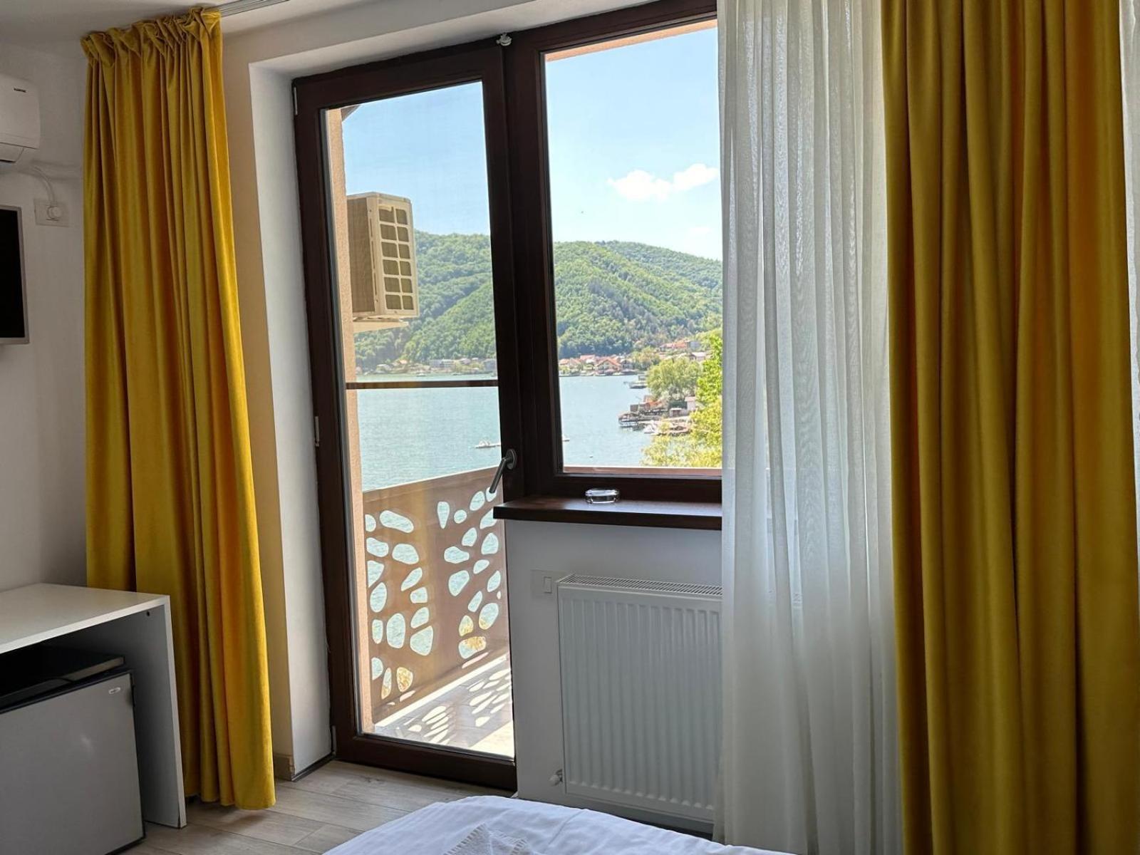 Bliss Dubova Bed & Breakfast Bagian luar foto