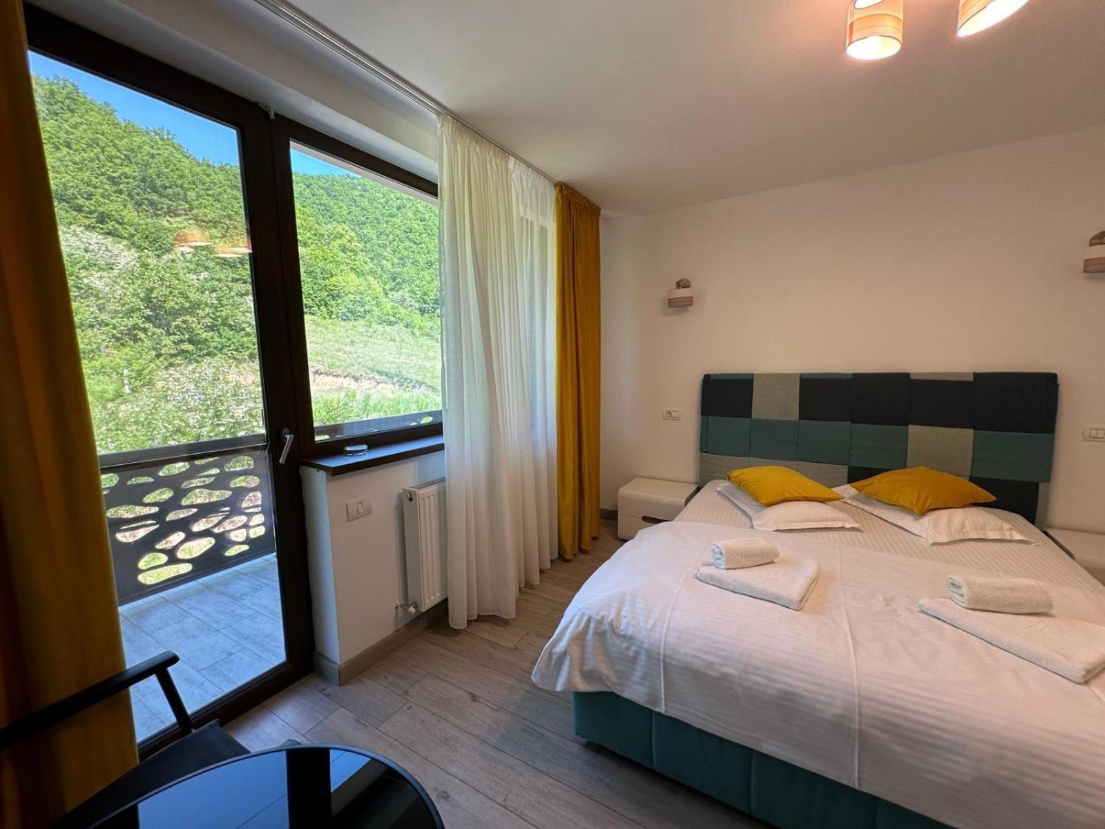 Bliss Dubova Bed & Breakfast Bagian luar foto